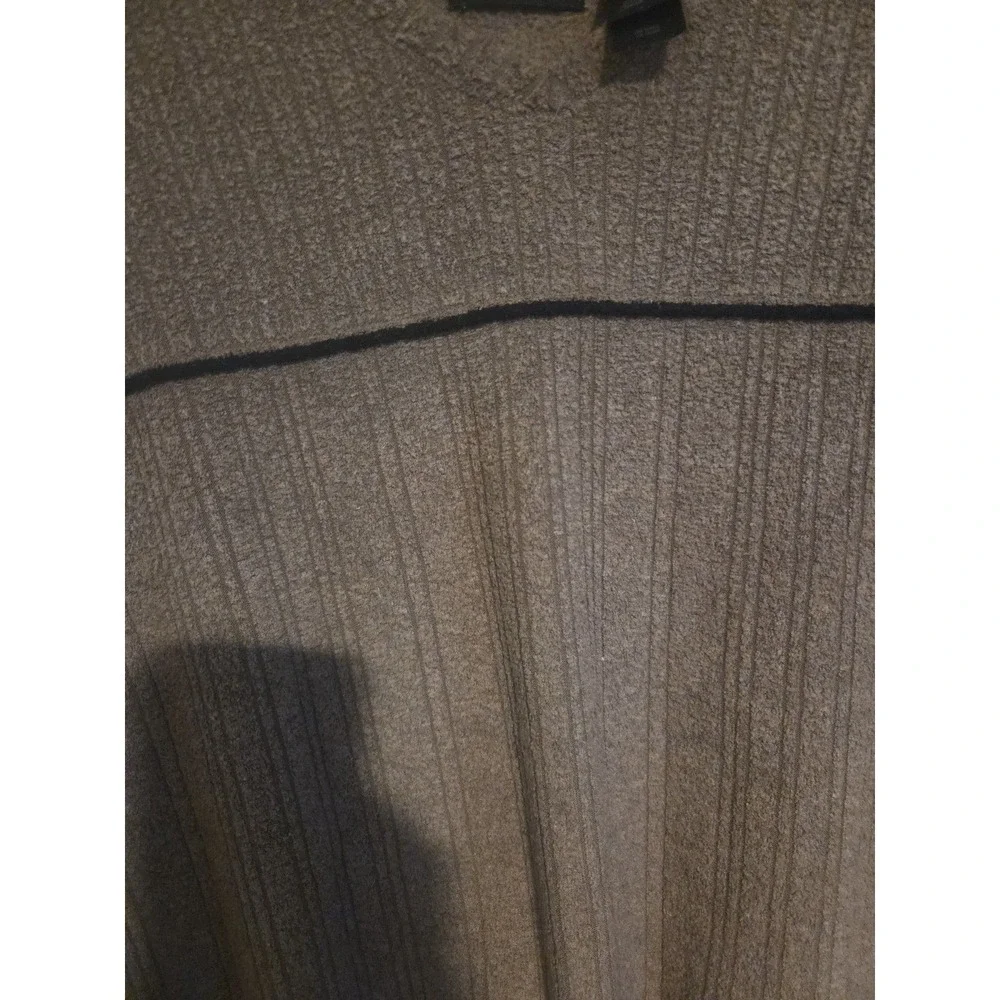 Axcess Liz Claiborne Brown Ribbed V-Neck Sweater, Black Chest Stripe Men's Large